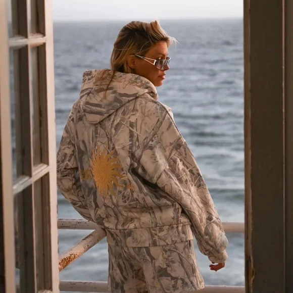 Yellow the Label hoodie - Picture 2 of 9